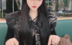 校花两腿中间被同桌摸出水了动漫